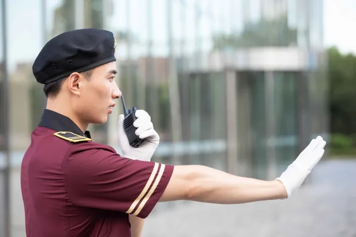 酒店服務(wù)行業(yè)如何選擇對(duì)講機(jī)？